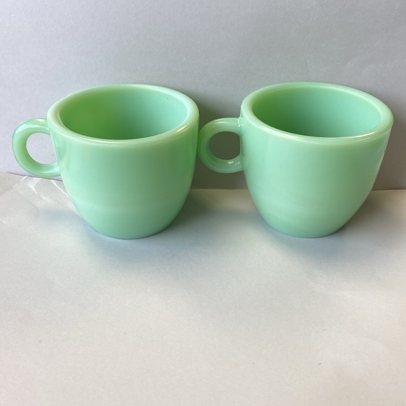 Vintage Pair of Reproduction Jadite Cups and Saucers from Cracker Barrel - Picture 5 of 11